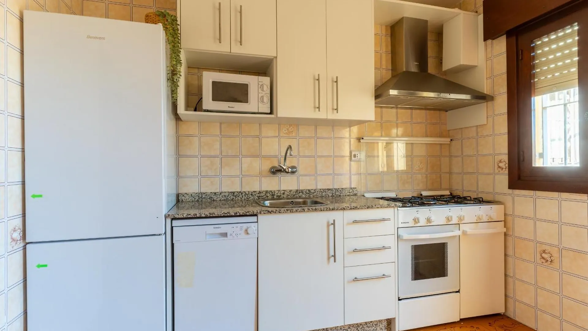 Trendyhomes Chalet Retamar Almeria